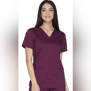 👚🩺NWOT Women’s scrub top Cherokee brand size L
